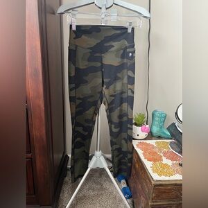 Victoria Secret Green Camo Leggings With Side Pockets Size Small NWOT